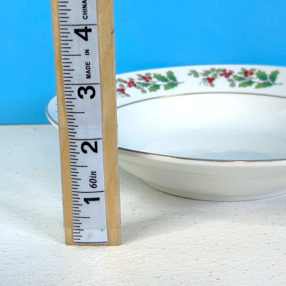 NEW Gibson Everyday China CHRISTMAS CHARM Holly Berry 8" Soup Salad Bowl - Picture 4 of 6